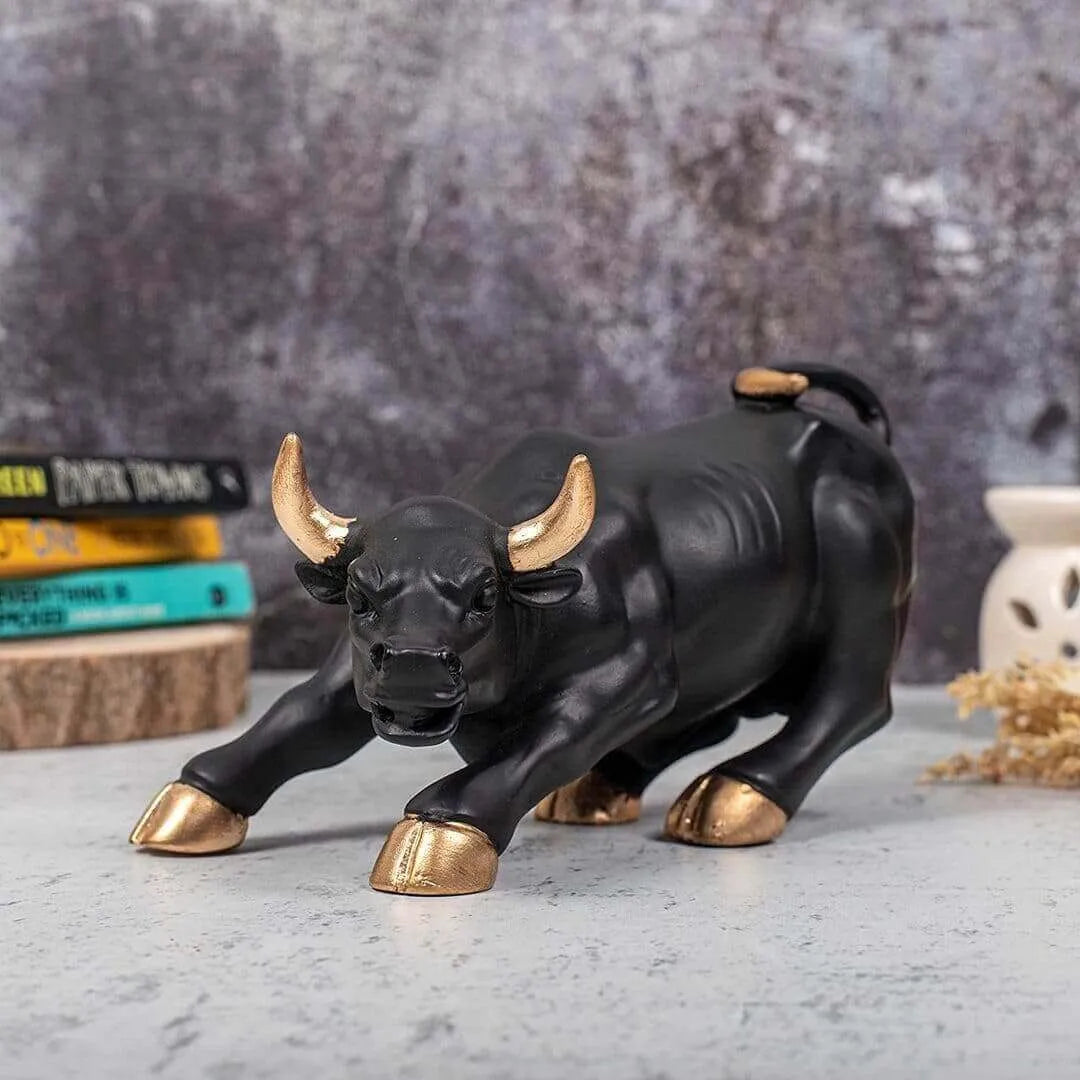 Charging Bull Showpiece, Matte Black & Gold